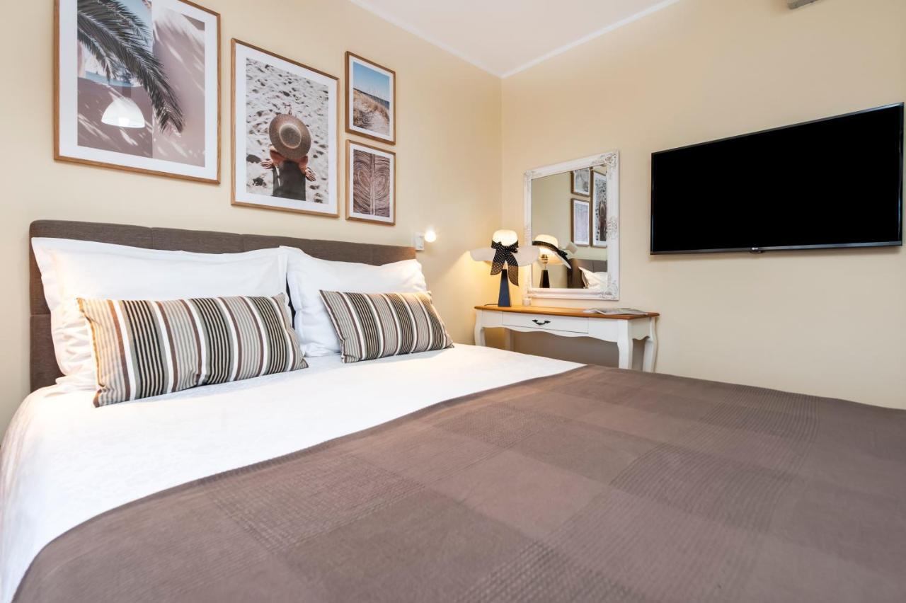 Apartments Villa Istria Rovinj Exterior photo