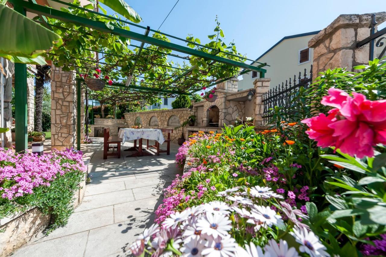 Apartments Villa Istria Rovinj Exterior photo